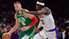 Video: Porziņģis ar 28 punktiem palīdz "Celtics" Ziemassvētku spēlē pārspēt "Lakers"