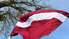 Ļaundari Nīcas ielā aizdedzina Latvijas karogu