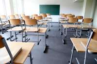 МОН предлагает ежегодно повышать минимальную месячную ставку зарплаты учителя на 8,4%