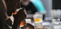 Более половины жителей Латвии подвергают себя риску алкогольной зависимости