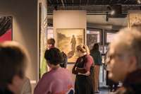 «Каждому Лиепайчанину»: Новый выставочный зал художественной школы открылся экспозицией работ педагогов LMMDV
