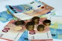 Еврокомиссия призывает Латвию уменьшить бюджетный дефицит и усовершенствовать налоговую политику