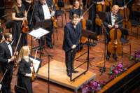В пятницу Лиепайский симфонический оркестр завершит первый сезон под руководством главного дирижера Кузмы