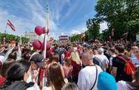 Тысячи людей пришли к памятнику Свободы чествовать сборную Латвии — бронзовых призеров ЧМ-2023 по хоккею