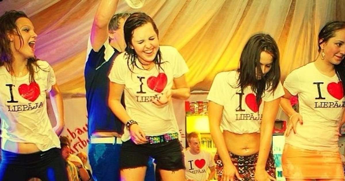 “Red Sun Buffet” šovakar atvēsinās ar slapjo T-kreklu konkursu ...
