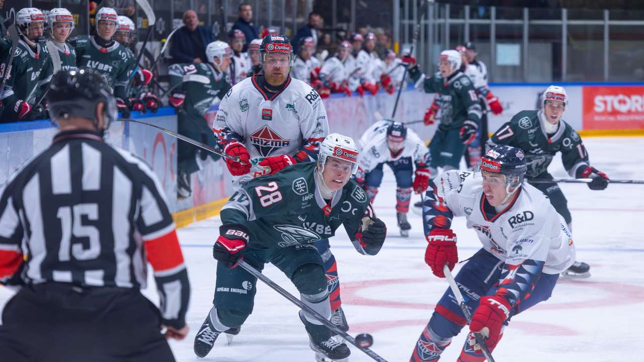 Foto: Liepājas komanda mājās pieveic "Prizmu"