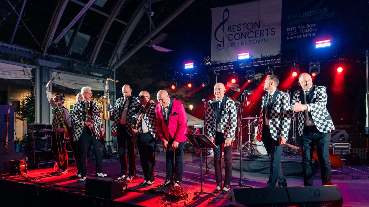 Rudenīga tikšanās ar grupu "Big Al &amp; The Jokers" Liepājas Olimpiskā centra Rožu zālē