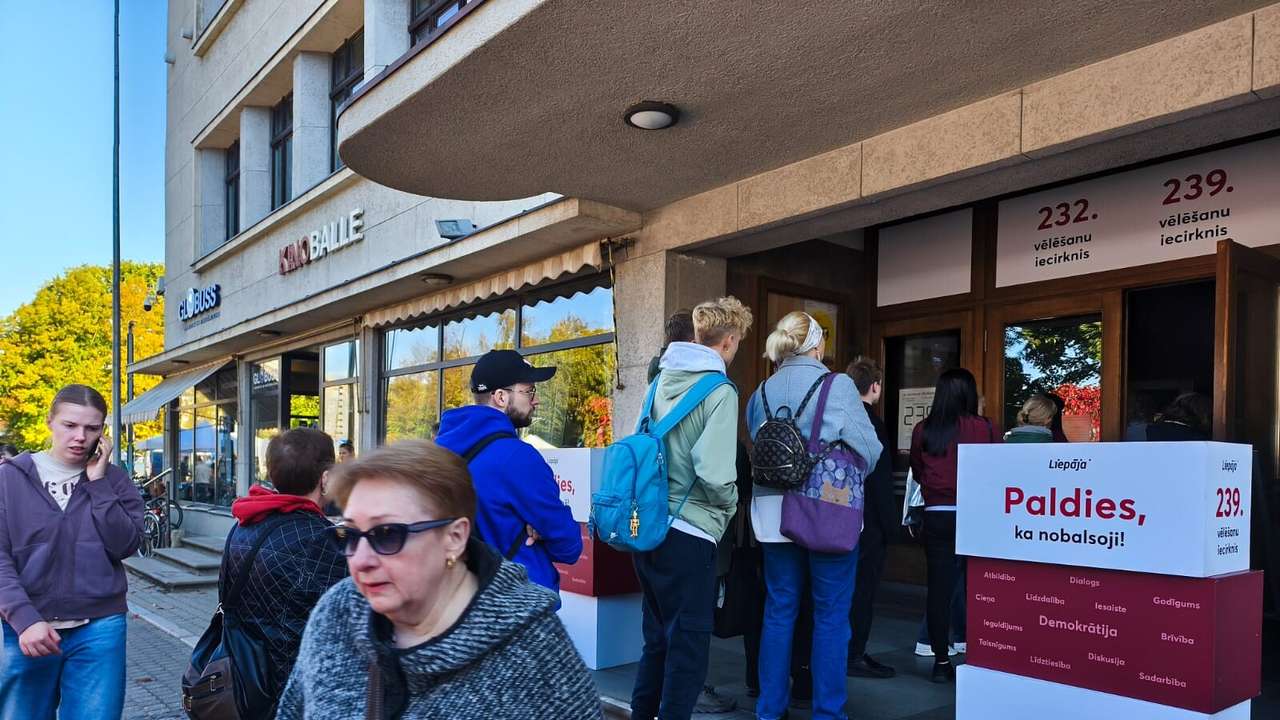Foto un video: Liepājā balsi glabāšanā nodevuši 11,22%, Dienvidkurzemē – 11,08% vēlētāju