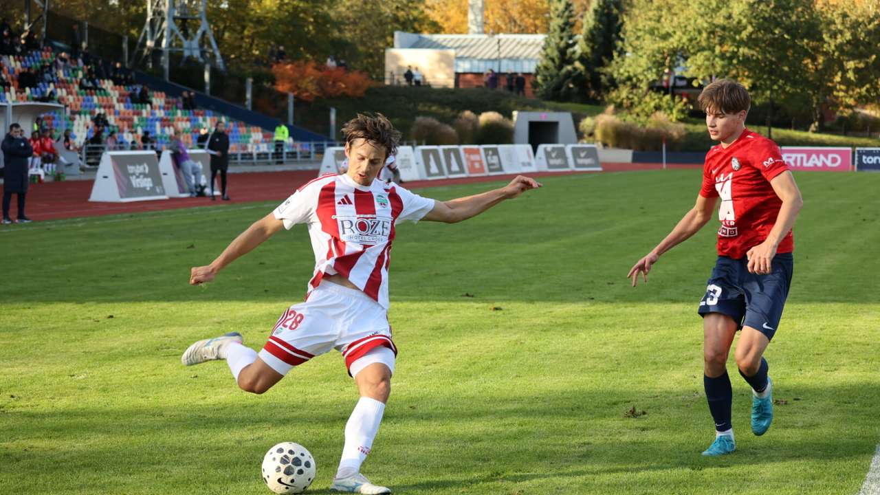 Foto: "Liepāja" savā laukumā uguņo, neatstājot cerības jelgavniekiem