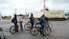 Velobraucienos izpēta dažādas Liepājas vietas