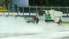Ledushalle kā pusaudzis ar lāpītām biksēm