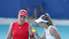 Ostapenko "WTA 500" turnīrā Abū Dabī iekļūst pusfinālā dubultspēļu sacensībās