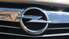 "Opel" noslāpst Flotes un Krūmu ielas krustojumā un ieslīd stabā