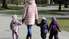 Pērn lielākais reģistrētais bērnu skaits vienai sievietei Latvijā bija 16