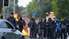 Demonstranti Belfāstā dedzina automašīnas un bloķē ielas pēc sudānieša uzbrukuma ar nazi